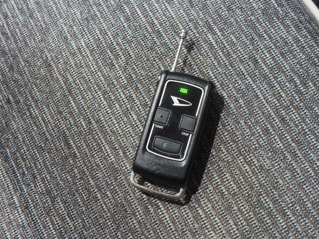 ミラトコットＧ　ＳＡIII４ＷＤ　夏冬タイヤ　スマートアシスト　ＤＶＤオーディオ　パノラマモニター　ＬＥＤヘッドライト　オートライト　オートエアコン　リモコンエンジンスターター　運転席助手席シートヒーター　ＥＴＣ車載器（北海道）の中古車