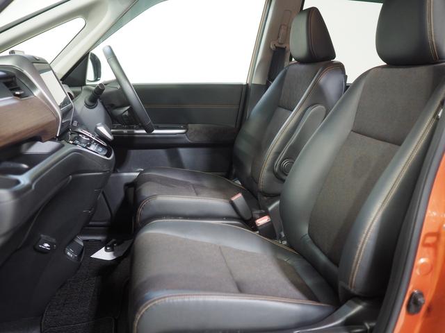 フリード＋ハイブリッドハイブリッド・クロスターホンダセンシング４ＷＤ　両側パワースライドドア　夏冬タイヤ　ホンダ純正ナビ　バックモニター　ドライブレコーダー　ＥＴＣ車載器　クルーズコントロール　シートヒーター　アルミホイール　ＬＥＤヘッドライト（北海道）の中古車