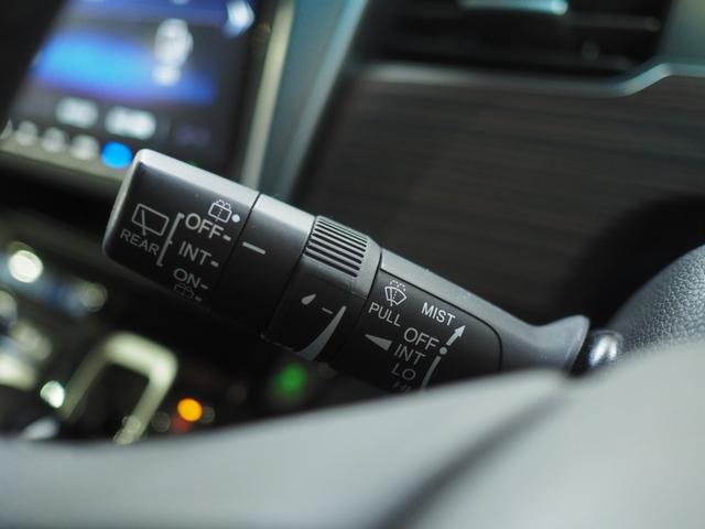 フリード＋ハイブリッドハイブリッド・クロスターホンダセンシング４ＷＤ　両側パワースライドドア　夏冬タイヤ　ホンダ純正ナビ　バックモニター　ドライブレコーダー　ＥＴＣ車載器　クルーズコントロール　シートヒーター　アルミホイール　ＬＥＤヘッドライト（北海道）の中古車