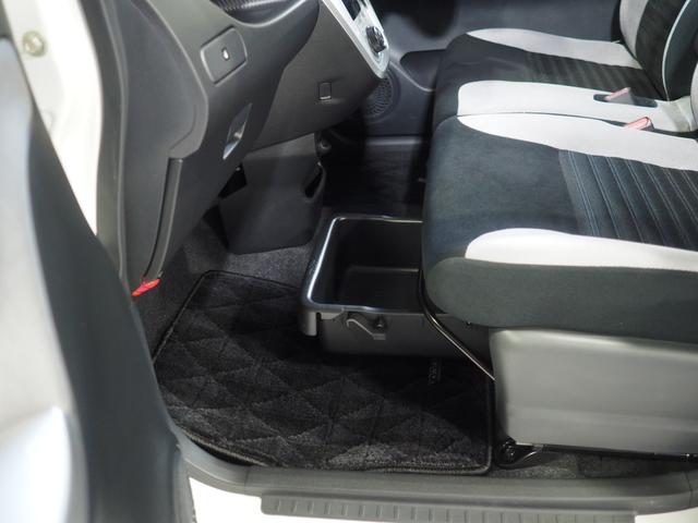 キャストアクティバＧ　ターボ　ＳＡII４ＷＤ　夏冬タイヤ　ダイハツ純正ナビ　バックモニター　リモコンエンジンスターター　キーフリーシステム　ＬＥＤヘッドライト　オートライト　オートエアコン　アイドリングストップ　ＶＳＣ（横滑り抑制機能）（北海道）の中古車