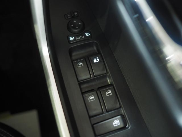ロッキープレミアムＧ４ＷＤ　ダイハツ純正ナビ　バックモニター　リモコンエンジンスターター　クルーズコントロール　ＬＥＤヘッドライト　運転席助手席シートヒーター　電動パーキングブレーキ　アイドリングストップ（北海道）の中古車