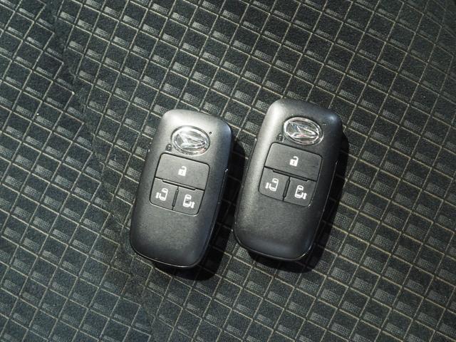 タントカスタムＸ４ＷＤ　両側パワースライドドア　カーナビ　バックモニター　キーフリーシステム　ＬＥＤヘッドライト　前後コーナーセンサー　運転席助手席シートヒーター　オートエアコン　アイドリングストップ　アルミホイール（北海道）の中古車