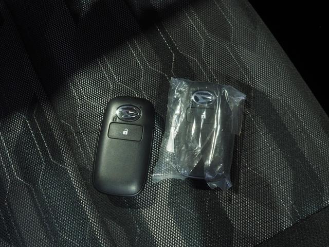 タフトＧ　ダーククロムベンチャー４ＷＤ　ガラスルーフ　ＬＥＤヘッドライト　オートライト　オートエアコン　クルーズコントロール　キーフリーシステム　電動パーキングブレーキ　運転席助手席シートヒーター　オーディオレス　アルミホイール（北海道）の中古車
