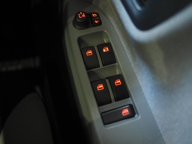 キャストアクティバＸ　ＳＡIII４ＷＤ　夏冬タイヤ　ダイハツ純正ナビ　リモコンエンジンスターター　ドライブレコーダー　ＥＴＣ車載器　キーフリーシステム　オートエアコン　アイドリングストップ　ＶＳＣ（横滑り抑制機能）（北海道）の中古車