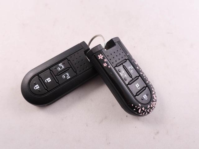 トールカスタムＧ　リミテッドII　ＳＡIII　メモリーナビメモリーナビ　全周囲カメラ　ＥＴＣ　ナビ連動ドラレコ　キーフリー　両側パワースライドドア　リヤプライバシーガラス　リヤサンシャエード　運転席、助手席シートヒーター　ＬＥＤヘッドライト　オートライト（愛知県）の中古車