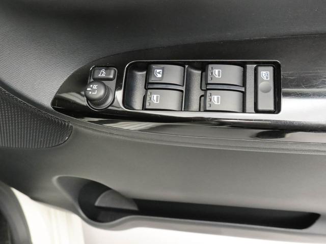タントカスタムＲＳ　スマートセレクションＳＡ　ナビ　ＥＴＣＬＥＤヘッドライト　オートライト　アルミホイール　電動格納ドアミラー　プッシュボタンスタート　アイドリングストップ　スマートキー　両側電動スライドドア　オートエアコン　格納式サンシェード（愛知県）の中古車