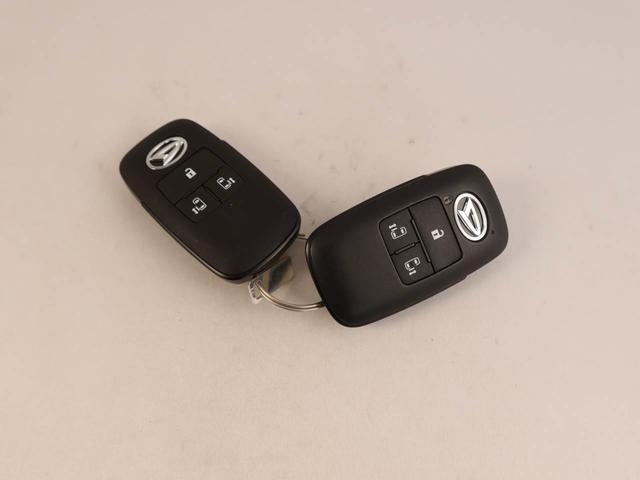 タントカスタムＲＳ　オーディオレス　バックカメラ　キーフリーオーディオレス　バックカメラ　キーフリー　両側パワースライドドア　リヤプライバシーガラス　リヤサンシャエード　電動パーキング　ＬＥＤヘッドライト　運転席、助手席シートヒーター　１４インチアルミホイール（愛知県）の中古車
