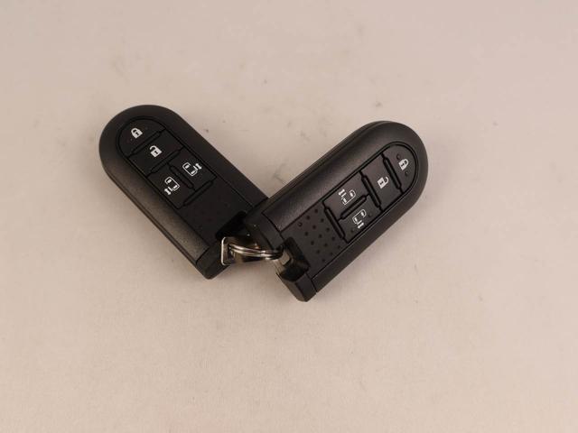 トールカスタムＧ　ＳＡIII　メモリーナビ　バックカメラメモリーナビ　バックカメラ　キーフリー　両側パワースライドドア　リヤプライバシーガラス　リヤサンシャエード　コーナーセンサー　ＬＥＤヘッドライト　オートライト（愛知県）の中古車