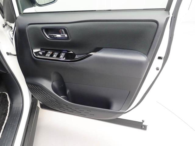 ヴォクシーハイブリッドＺＳ　煌II　メモリーナビ　バックカメラ　ＥＴＣメモリーナビ　バックカメラ　ＥＴＣ　両側パワースライドドア　リヤプライバシーガラス　リヤサンシャエード　ドラレコ　運転席、助手席シートヒーター　オールオートパワーウィンドウ（愛知県）の中古車