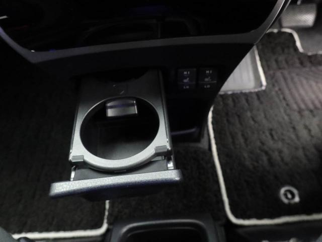 ヴォクシーハイブリッドＺＳ　煌II　メモリーナビ　バックカメラ　ＥＴＣメモリーナビ　バックカメラ　ＥＴＣ　両側パワースライドドア　リヤプライバシーガラス　リヤサンシャエード　ドラレコ　運転席、助手席シートヒーター　オールオートパワーウィンドウ（愛知県）の中古車