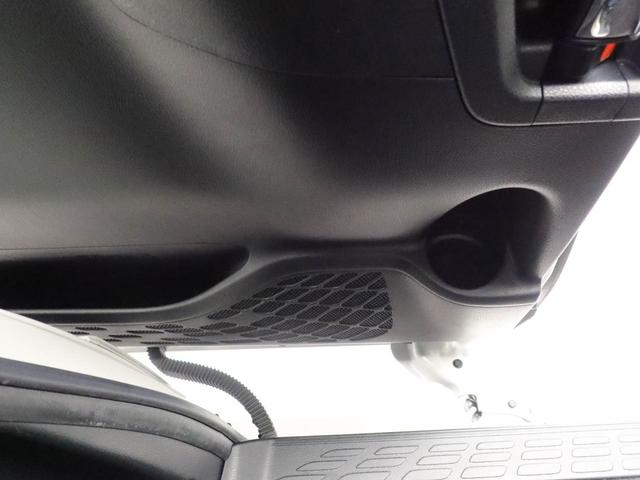 ヴォクシーハイブリッドＺＳ　煌II　メモリーナビ　バックカメラ　ＥＴＣメモリーナビ　バックカメラ　ＥＴＣ　両側パワースライドドア　リヤプライバシーガラス　リヤサンシャエード　ドラレコ　運転席、助手席シートヒーター　オールオートパワーウィンドウ（愛知県）の中古車