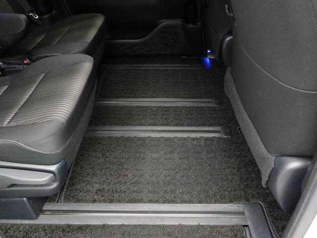 ヴォクシーハイブリッドＺＳ　煌II　メモリーナビ　バックカメラ　ＥＴＣメモリーナビ　バックカメラ　ＥＴＣ　両側パワースライドドア　リヤプライバシーガラス　リヤサンシャエード　ドラレコ　運転席、助手席シートヒーター　オールオートパワーウィンドウ（愛知県）の中古車