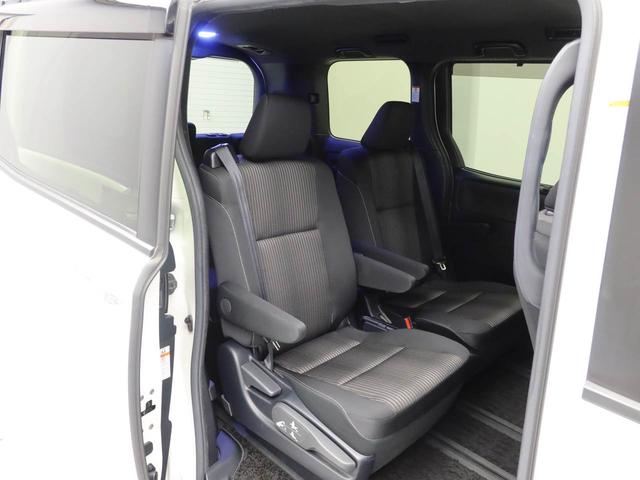 ヴォクシーハイブリッドＺＳ　煌II　メモリーナビ　バックカメラ　ＥＴＣメモリーナビ　バックカメラ　ＥＴＣ　両側パワースライドドア　リヤプライバシーガラス　リヤサンシャエード　ドラレコ　運転席、助手席シートヒーター　オールオートパワーウィンドウ（愛知県）の中古車