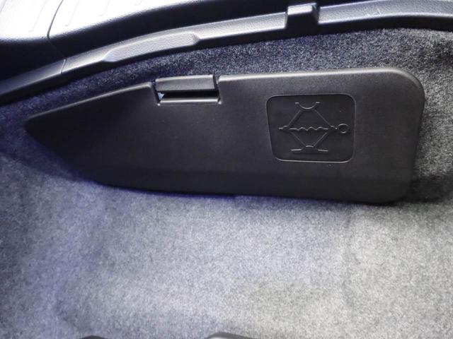 ヴォクシーハイブリッドＺＳ　煌II　メモリーナビ　バックカメラ　ＥＴＣメモリーナビ　バックカメラ　ＥＴＣ　両側パワースライドドア　リヤプライバシーガラス　リヤサンシャエード　ドラレコ　運転席、助手席シートヒーター　オールオートパワーウィンドウ（愛知県）の中古車