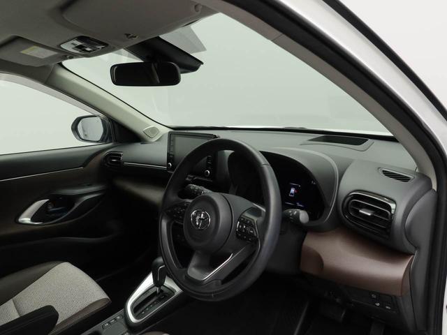 ヤリスクロスハイブリッドＺ　全方位モニター　ナビ　ＥＴＣナビ　テレビチューナー　バックカメラ　全方位モニター　キーフリー　イモビライザー　アイドリングストップ　ＥＴＣ　ハイブリッド車　アルミホイール　ＬＥＤヘッドライト　ワンオーナー　禁煙車（愛知県）の中古車