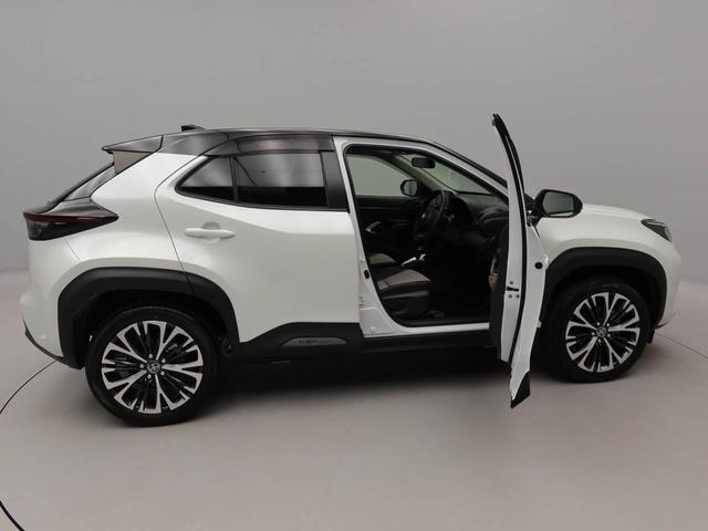 ヤリスクロスハイブリッドＺ　全方位モニター　ナビ　ＥＴＣナビ　テレビチューナー　バックカメラ　全方位モニター　キーフリー　イモビライザー　アイドリングストップ　ＥＴＣ　ハイブリッド車　アルミホイール　ＬＥＤヘッドライト　ワンオーナー　禁煙車（愛知県）の中古車