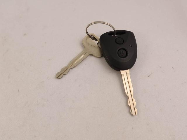 ハイゼットカーゴＤＸエアコン　パワステ　パワーウィンドウ　ＡＢＳ　エアバック　キーレス（愛知県）の中古車