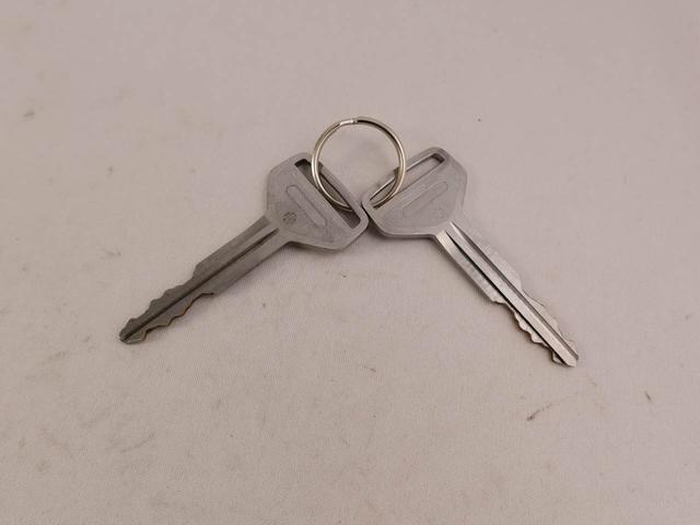 ハイゼットカーゴデッキバンＬ　ＳＡIIIエアコン　ＣＤ　ＥＴＣ　パワステ　パワーウィンドウ　ＡＢＳ　エアバック　キーレス（愛知県）の中古車