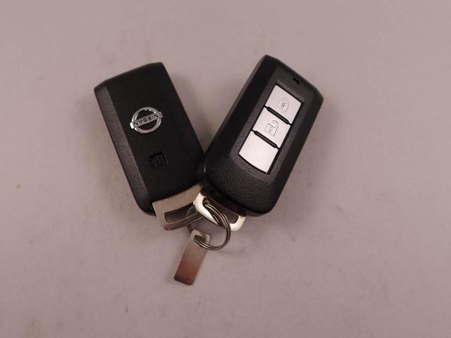 デイズＸ　ナビ　ＥＴＣバックカメラ　アイドリングストップ　プッシュスタート　エアバック　ＡＢＳ　ＣＶＴ　キーフリー（愛知県）の中古車