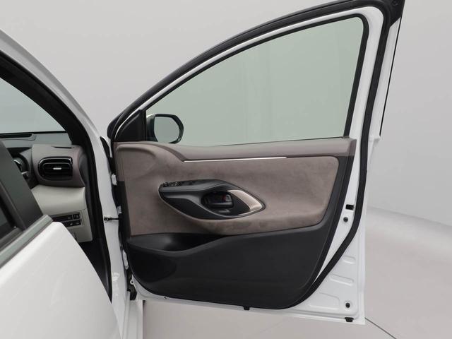 ヤリスハイブリッドＺカーナビ　ＥＴＣ　全方位カメラ　ＬＥＤヘッドライト　アルミホイール（愛知県）の中古車