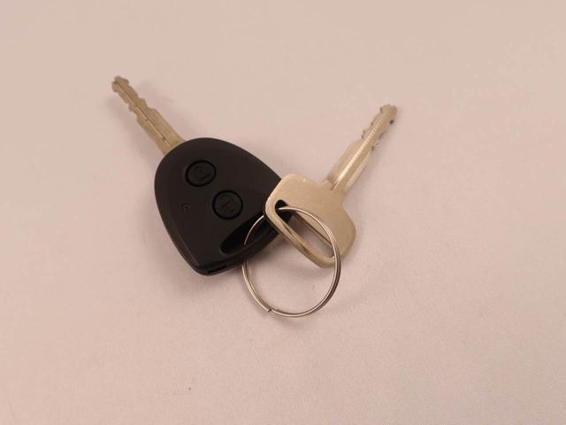 ハイゼットカーゴＤＸ　アイドリングストップＡＭ／ＦＭラジオ　エアバック　ＡＢＳ　ＣＶＴ　キーレス（愛知県）の中古車