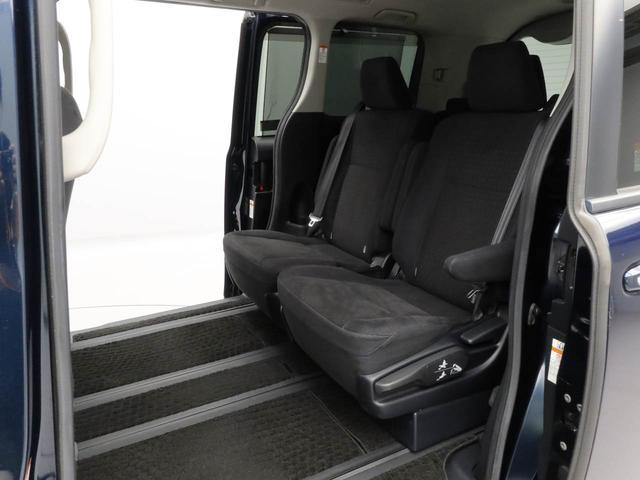 ヴォクシーＶメモリーナビ　バックカメラ　ＥＴＣ（愛知県）の中古車