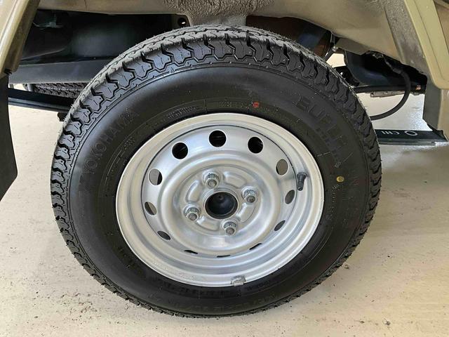 ハイゼットトラックジャンボ　オーディオレス　パートタイム４ＷＤオーディオレス　パートタイム４ＷＤ　キーレスエントリー　１４５／８０Ｒ１２インチタイヤ　ＬＥＤライト　ＬＥＤフォグランプ　荷台作業灯（京都府）の中古車