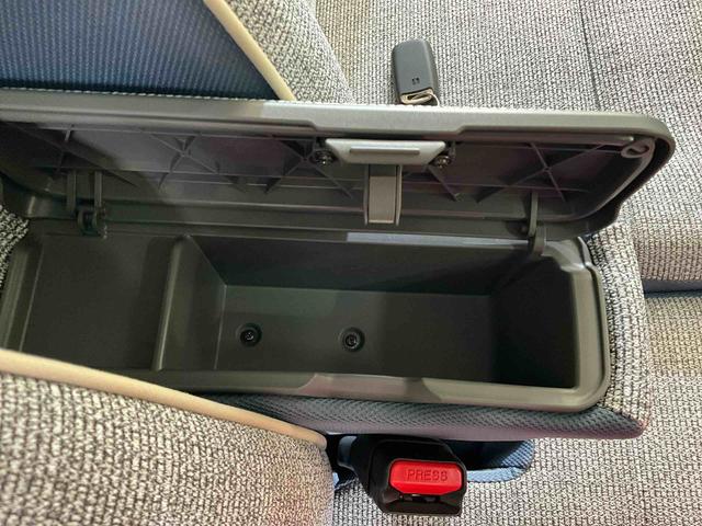 ムーヴキャンバスストライプスＧ　ナビ　バックカメラ　両側電動スライドドアダイハツ純正ナビゲーション　バックカメラ　ＬＥＤヘッドランプ　プッシュボタンスタート　キーフリー　アイドリングストップ　両側電動スライドドア　ベンチシート　シートヒーター　オートエアコン　オートライト（京都府）の中古車