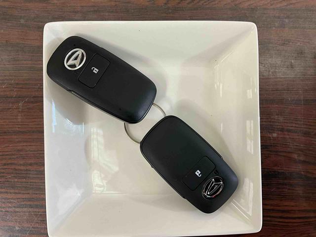 ロッキープレミアムＧワンオーナー　衝突軽減ブレーキ　認定中古車　運転席助手席シートヒーター　クルーズコントロール　ＥＴＣ　電動パーキングブレーキ　オートブレーキホールド機能　オーディオレス車（京都府）の中古車
