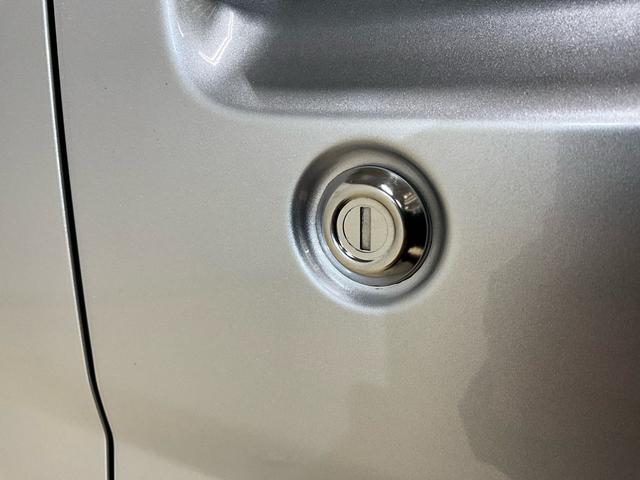 ハイゼットカーゴクルーズＳＡIII　５ＭＴ　４ＷＤ　ＣＤ　ＬＥＤヘッドランプ５速ミッション車　切替式４ＷＤ　ＣＤデッキ　電動格納ドアミラー　ＬＥＤヘッドライト　オートライト　オートハイビーム　スマートアシスト　パワーステアリング　パワーウィンドウ　エアコン　キーレス（京都府）の中古車