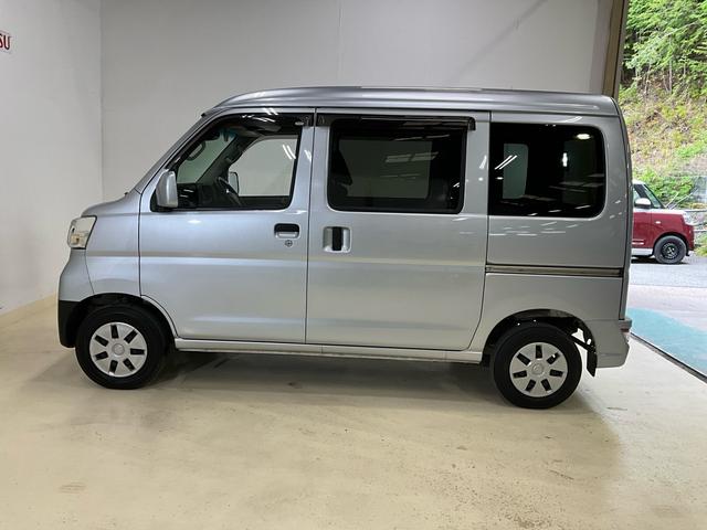 ハイゼットカーゴクルーズＳＡIII　５ＭＴ　４ＷＤ　ＣＤ　ＬＥＤヘッドランプ５速ミッション車　切替式４ＷＤ　ＣＤデッキ　電動格納ドアミラー　ＬＥＤヘッドライト　オートライト　オートハイビーム　スマートアシスト　パワーステアリング　パワーウィンドウ　エアコン　キーレス（京都府）の中古車
