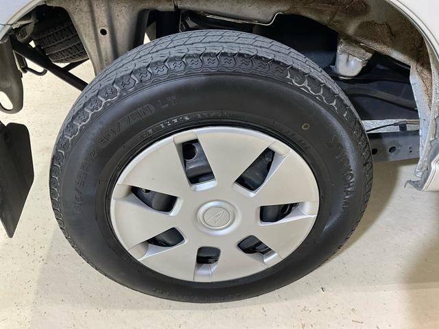 ハイゼットカーゴクルーズＳＡIII　５ＭＴ　４ＷＤ　ＣＤ　ＬＥＤヘッドランプ５速ミッション車　切替式４ＷＤ　ＣＤデッキ　電動格納ドアミラー　ＬＥＤヘッドライト　オートライト　オートハイビーム　スマートアシスト　パワーステアリング　パワーウィンドウ　エアコン　キーレス（京都府）の中古車