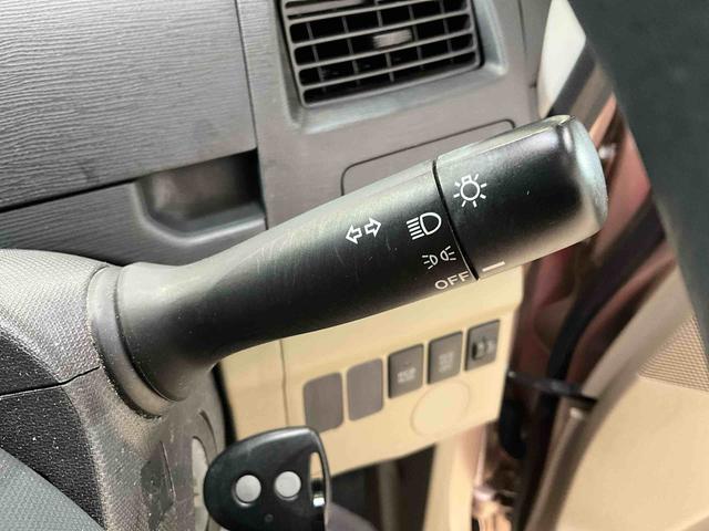ムーヴＬ　２ＷＤ　ＣＶＴＣＤチューナー　オートエアコン　キーレスリモコン　アイドリングストップ　カーペットマット　ホイールキャップ　電動格納式ドアミラー　バイザー　パワステ　パワーウインド　運転席・助手席エアバッグ　ＡＢＳ（京都府）の中古車