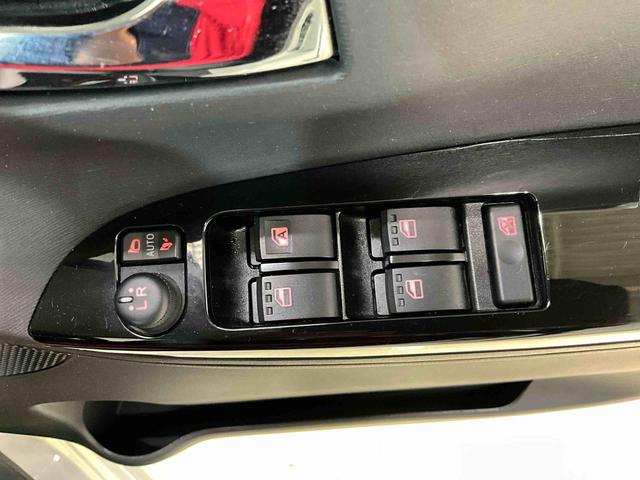 タントカスタムＸ　トップエディションＳＡII片側電動スライドドア　ダイハツ純正メモリーナビ　バックカメラ　ＥＴＣ　ＬＥＤヘッドライト　オートライト　スマートアシスト２　オートエアコン　キーフリーシステム　プッシュスタート　アルミホイール（京都府）の中古車