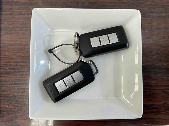 ｅＫカスタムＧ　２ＷＤ　ＣＶＴナビ　バックカメラ　フルセグチューナー　ブルートゥース対応　ＥＴＣ　社外ドライブレコーダー　プッシュボタンエンジンスタート　アルミホイール　オートエアコン　カーペットマット　バイザー　ＣＤ　ＡＢＳ（京都府）の中古車