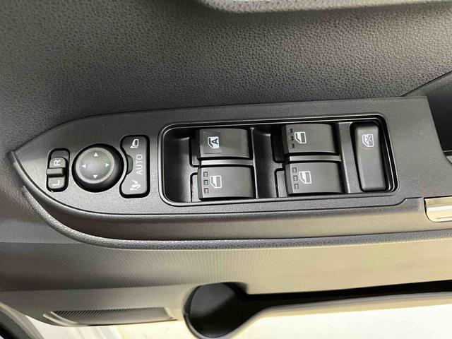 タントカスタムＲＳダイハツ認定中古車　予防安全機能スマートアシスト搭載　アイドリングストップ　オートライト　オートマチックハイビーム　ＬＥＤヘッドライト　電動格納ミラー　バックモニター　シートヒーター　キーフリーキー（京都府）の中古車
