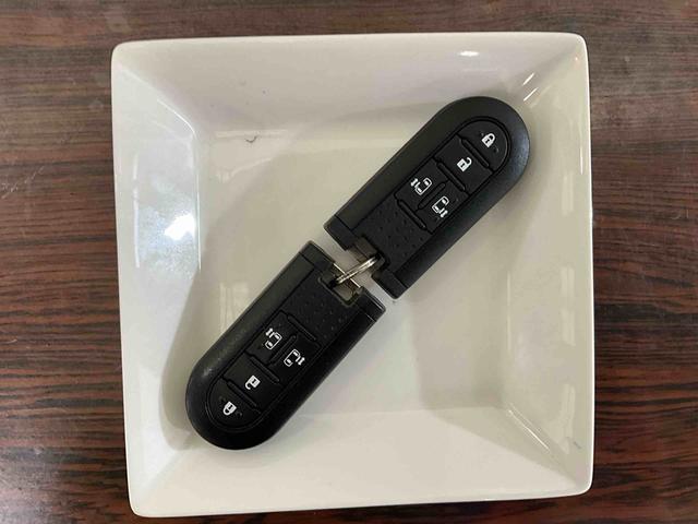 ルーミーＧナビ　バックカメラ　ＥＴＣ　ドラレコ　ＬＥＤヘッドランプ　両側電動スライドドア　プッシュボタンスタート　キーフリー　アイドリングストップ　オートエアコン　オートライト　デュアルエアバッグ　ＡＢＳ（京都府）の中古車