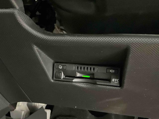 ロッキーＸ　ディスプレイオーディオ・パノラマモニター付きディスプレイオーディオ　パノラマモニター　ＥＴＣ　プッシュボタンスタート　アイドリングストップ　ＬＥＤヘッドランプ　フルセグ　アルミホイール　オートライト　オートエアコン　デュアルエアバッグ　ＡＢＳ（京都府）の中古車