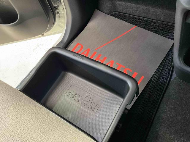 ムーヴキャンバスＸメイクアップリミテッド　ＳＡIIIＣＤステレオ　両側電動スライドドア　プッシュボタンスタート　キーフリー　アイドリングストップ　ベンチシート　オートエアコン　オートライト　ドラレコ　デュアルエアバッグ　ＡＢＳ　安全ボディ（京都府）の中古車