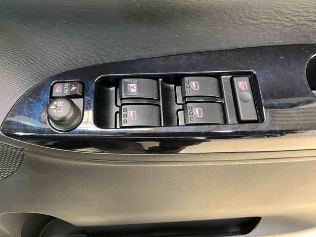 タントカスタムＸ　トップエディションＳＡIIナビ　バックカメラ　ＬＥＤヘッドライト　ＬＥＤフォグランプ　キーフリー　電動格納ドアミラー　片側電動スライドドア　オートエアコン（京都府）の中古車
