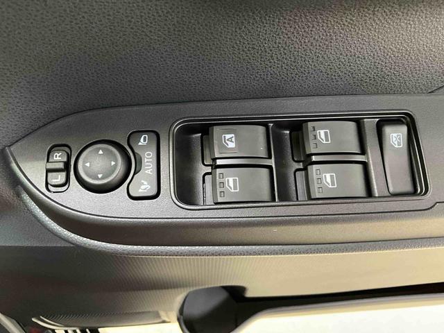 タントカスタムＸ　届出済み未使用車　ＬＥＤヘッドランプ　スマアシバックカメラ対応　ＬＥＤヘッドランプ　両側電動スライドドア　プッシュボタンスタート　キーフリー　アイドリングストップ　シートヒーター　ベンチシート　オートエアコン　オートライト　アルミホイール　ＡＢＳ（京都府）の中古車