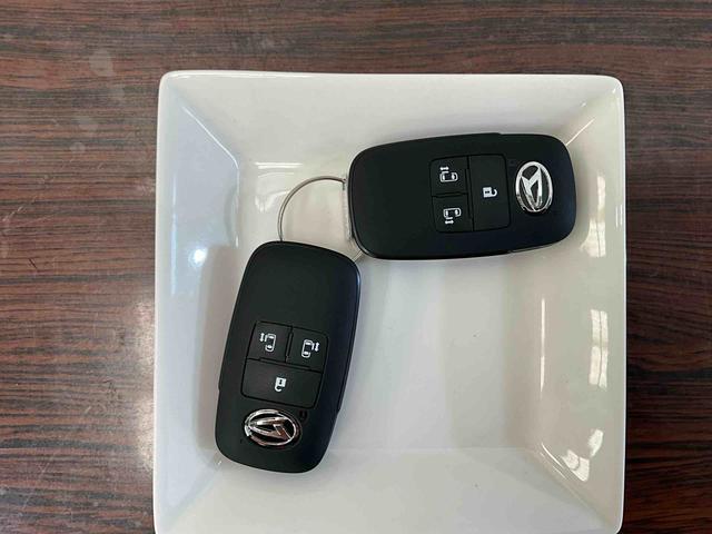 タントカスタムＸ　届出済み未使用車　ＬＥＤヘッドランプ　スマアシバックカメラ対応　ＬＥＤヘッドランプ　両側電動スライドドア　プッシュボタンスタート　キーフリー　アイドリングストップ　シートヒーター　ベンチシート　オートエアコン　オートライト　アルミホイール　ＡＢＳ（京都府）の中古車