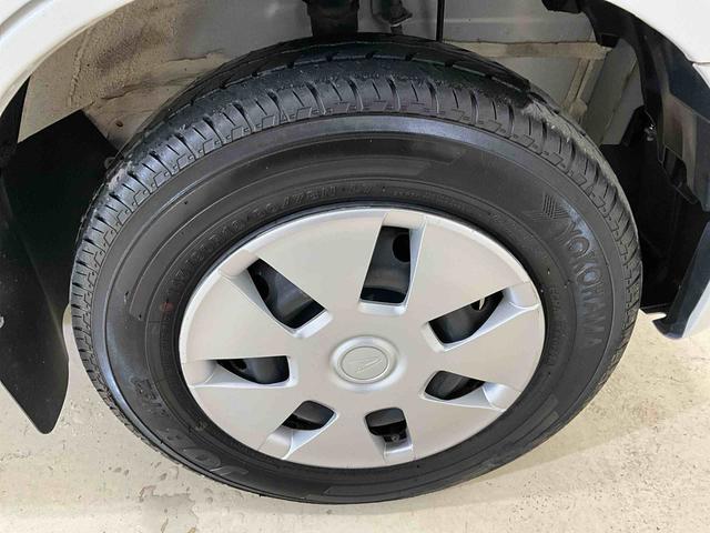 ハイゼットカーゴクルーズＳＡIII　５ＭＴ　４ＷＤ　ＬＥＤヘッドランプオーディオレス　デュアルエアバッグ　ＡＢＳ　安全ボディ　ＬＥＤヘッドランプ　キーレスエントリー　オートマチックハイビーム　両側スライドドア　フロントパワーウィンドウ　バイザー　マット（京都府）の中古車