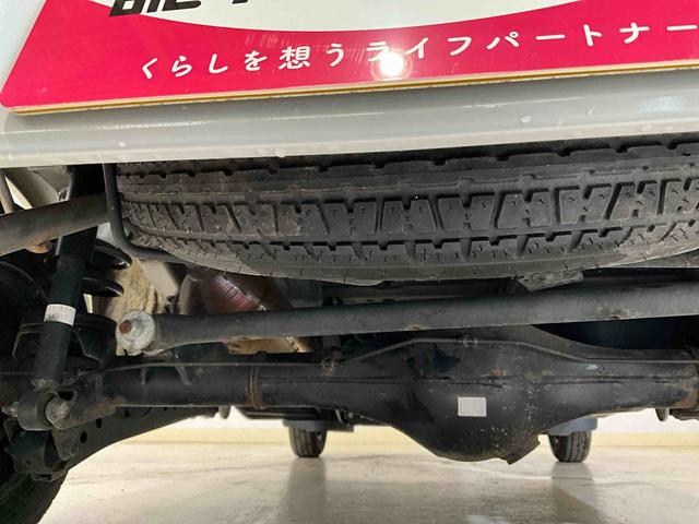 ハイゼットカーゴクルーズＳＡIII　５ＭＴ　４ＷＤ　ＬＥＤヘッドランプオーディオレス　デュアルエアバッグ　ＡＢＳ　安全ボディ　ＬＥＤヘッドランプ　キーレスエントリー　オートマチックハイビーム　両側スライドドア　フロントパワーウィンドウ　バイザー　マット（京都府）の中古車