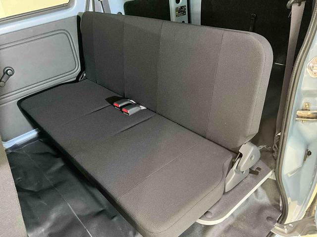 ハイゼットカーゴデラックス　ナビ　バックカメラ　ＥＴＣ　ドライブレコーダーナビ　バックカメラ　ＥＴＣ　ドライブレコーダー　５速マニュアル（ミッション）　キーレスエントリー　アイドリングストップ　フルセグチューナー　ブルートゥース対応　オートライト　両側リヤスライドドア（京都府）の中古車