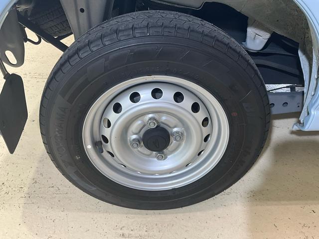 ハイゼットカーゴデラックス　ナビ　バックカメラ　ＥＴＣ　ドライブレコーダーナビ　バックカメラ　ＥＴＣ　ドライブレコーダー　５速マニュアル（ミッション）　キーレスエントリー　アイドリングストップ　フルセグチューナー　ブルートゥース対応　オートライト　両側リヤスライドドア（京都府）の中古車