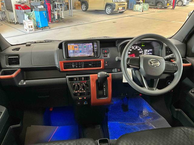 ハイゼットカーゴクルーズターボ　ナビ　バックカメラ　ＥＴＣ　ドラレコ　４ＷＤ４ＷＤ　スマートアシスト　ナビ　フルセグチューナー　バックカメラ　ブルートゥース対応　ＥＴＣ　ドライブレコーダー　プッシュボタンエンジンスタート　両側リヤパワースライドドア　ＬＥＤヘッドライト　ＡＢＳ（京都府）の中古車