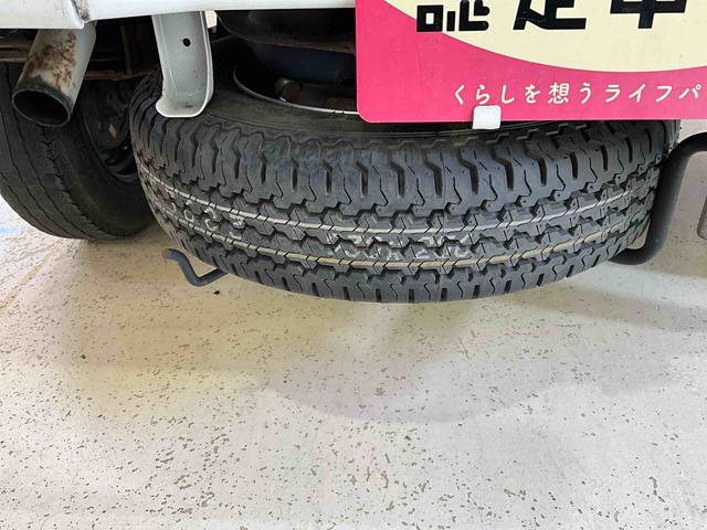 ハイゼットトラックスタンダード　４ＷＤ　４速オートマチック　パワステ　ラジオ４ＷＤ　４速オートマチック　ＡＭ／ＦＭチューナー　パワステ　スチールホイール　マニュアルエアコン　ゲートプロテクター　ガードフレームプロテクター　ラバーマット　バイザー運転席エアバッグ（京都府）の中古車