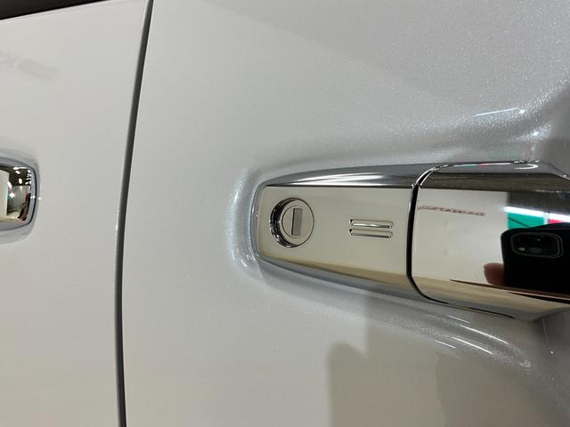 タントカスタムＸ　届出済み未使用車　スマートアシスト　２ＷＤスマートアシスト　プッシュボタンエンジンスタート　両側リヤパワースライドドア　バックカメラ　ＬＥＤヘッドライト　オートエアコン　オートライト　シートヒーター　アルミホイール　コーナーセンサー　ＡＢＳ（京都府）の中古車