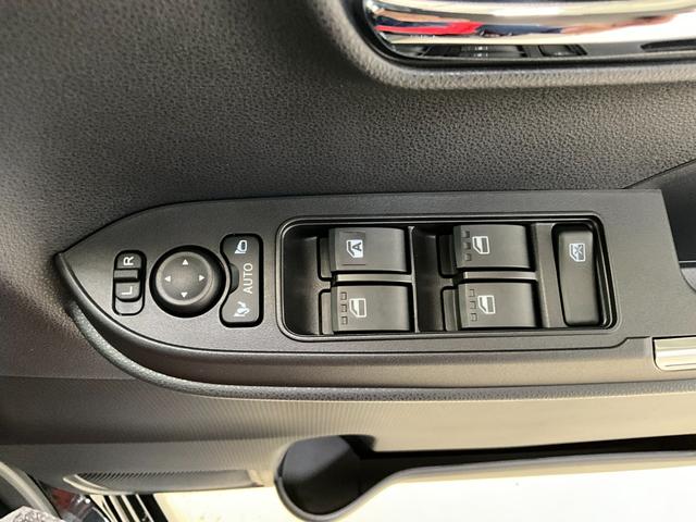 タントカスタムＸ　届出済み未使用車　両側電動スライドドア　スマアシバックカメラ対応　ＬＥＤヘッドランプ　アイドリングストップ　プッシュボタンスタート　キーフリー　両側電動スライドドア　シートヒーター　アルミホイール　オートエアコン　オートライト　スマアシ（京都府）の中古車